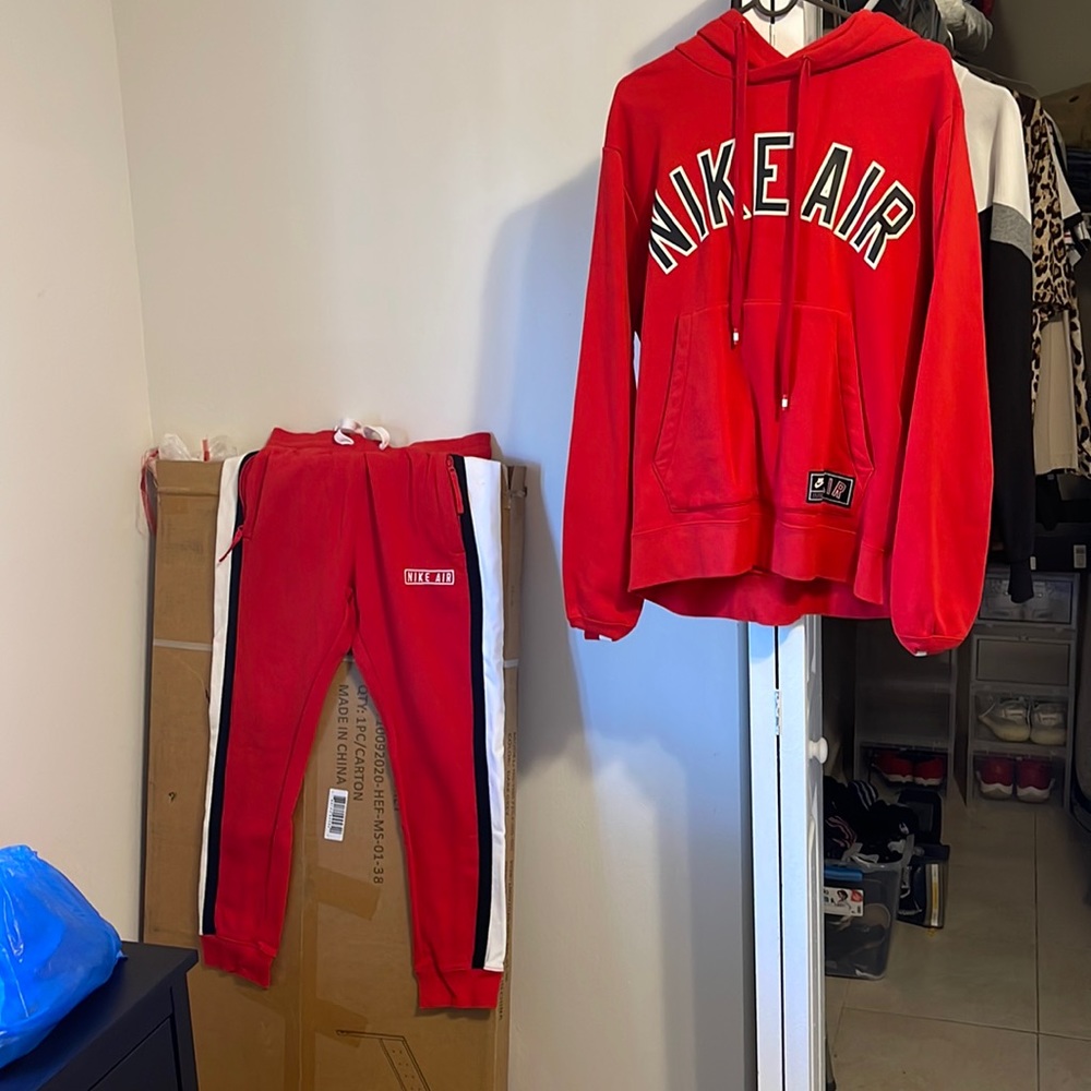 Nike sweatsuit